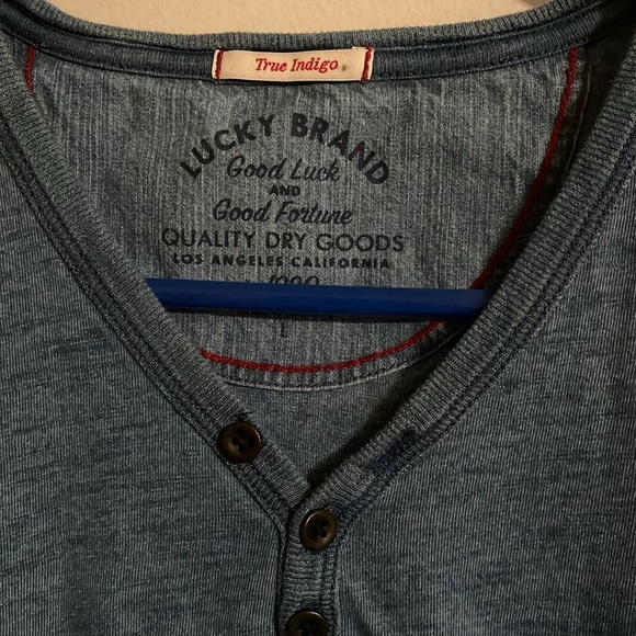 🌹LUCKY BRAND TEE - Picture 3 of 4